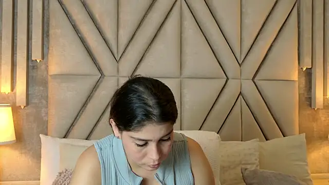 Snapshot of MilaRux chatting on 04-25-26, 02:47 MilaRux online show from 04-25-26, 02:47