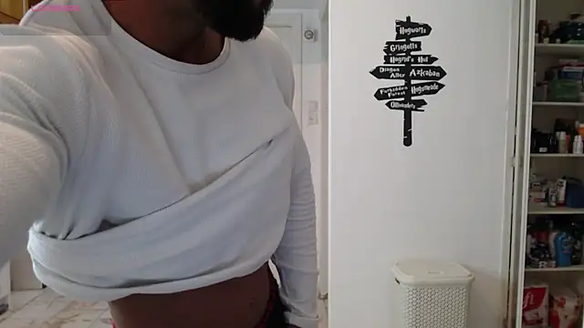 Snapshot of todddantes25 chatting on 03-07-25, 04:24 todddantes25 online show from 03-07-25, 04:24