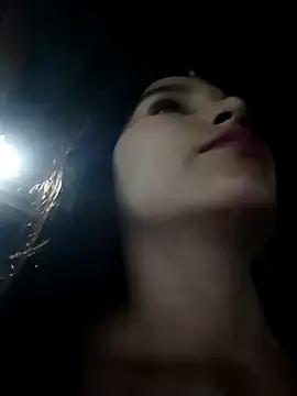 Snapshot of the_queen_of_street chatting on 11-12-25, 01:39 the queen of street online show from 11-12-25, 01:39