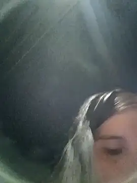 Snapshot of the_queen_of_street chatting on 11-19-25, 02:33 the queen of street online show from 11-19-25, 02:33