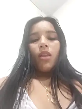 Snapshot of the_queen_of_street chatting on 11-24-25, 02:44 the queen of street online show from 11-24-25, 02:44