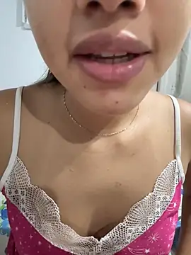 LuizaDiaz online show from 10-19-25, 12:22