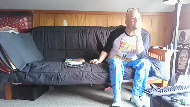 Snapshot of fractal74 chatting on 01-19-25, 09:13 fractal74 online show from 01-19-25, 09:13