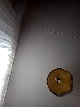 Snapshot of Lauren_Amabel chatting on 10-30-25, 12:06 Lauren Amabel online show from 10-30-25, 12:06