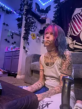 Snapshot of trashbrat chatting on 07-13-26, 07:33 trashbrat online show from 07-13-26, 07:33