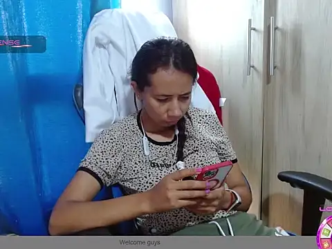 Danielagomez33 online show from 02-25-26, 01:21