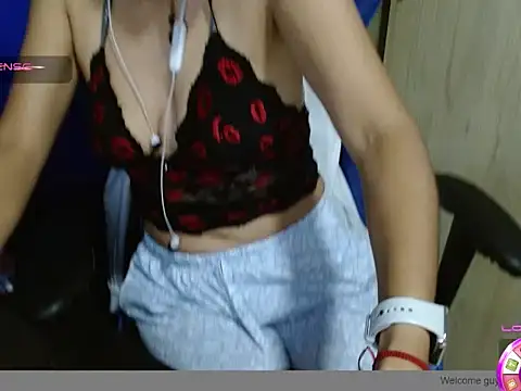 Snapshot of Danielagomez33 chatting on 03-15-26, 12:49 Danielagomez33 online show from 03-15-26, 12:49