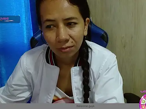 Snapshot of Danielagomez33 chatting on 03-21-26, 12:43 Danielagomez33 online show from 03-21-26, 12:43