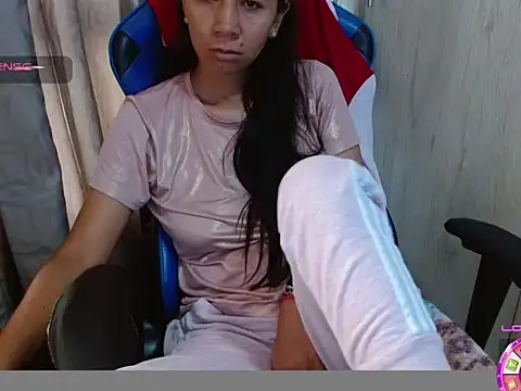 Snapshot of Danielagomez33 chatting on 04-09-26, 12:21 Danielagomez33 online show from 04-09-26, 12:21