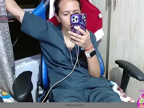 Snapshot of Danielagomez33 chatting on 04-11-26, 12:37 Danielagomez33 online show from 04-11-26, 12:37