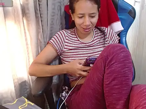 Snapshot of Danielagomez33 chatting on 04-14-26, 01:06 Danielagomez33 online show from 04-14-26, 01:06