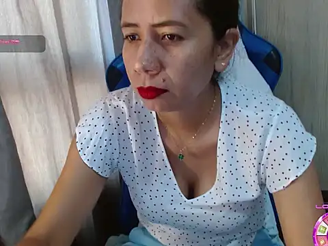 Danielagomez33 online show from 05-22-26, 01:28