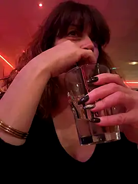 Snapshot of sweetinside_ chatting on 12-13-25, 09:53 sweetinside online show from 12-13-25, 09:53