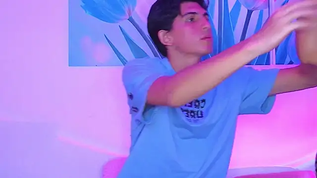 Ana and Leo online show from 12-04-25, 02:37