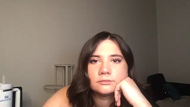 Snapshot of kylienotjenner chatting on 03-16-25, 11:47 kylienotjenner online show from 03-16-25, 11:47