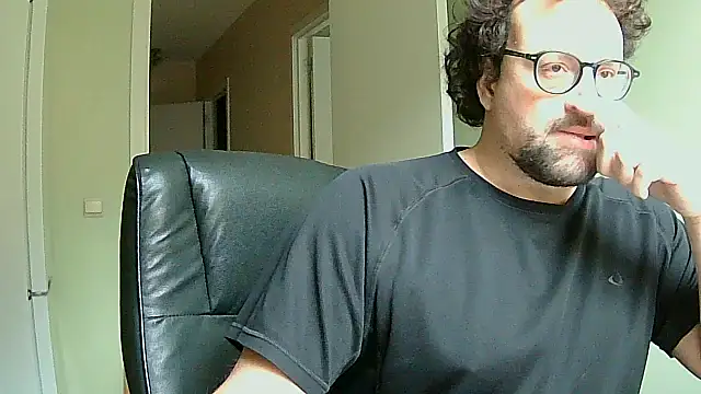 littlehairyman online show from 10-31-25, 08:04