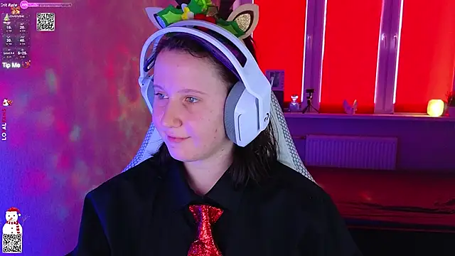 Snapshot of mon_lola chatting on 12-16-25, 08:52 mon lola online show from 12-16-25, 08:52