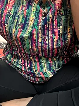 Snapshot of Red-Magic-25 chatting on 11-28-25, 07:00 Red-Magic-25 online show from 11-28-25, 07:00