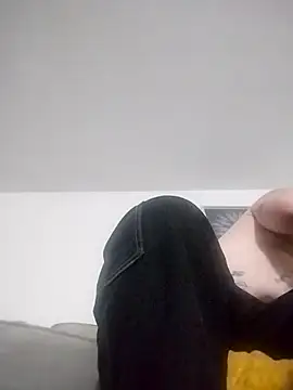 Snapshot of jayjay198080 chatting on 03-20-25, 06:41 jayjay198080 online show from 03-20-25, 06:41