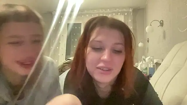 Snapshot of Gloryyaa chatting on 10-18-25, 06:52 Gloryyaa online show from 10-18-25, 06:52