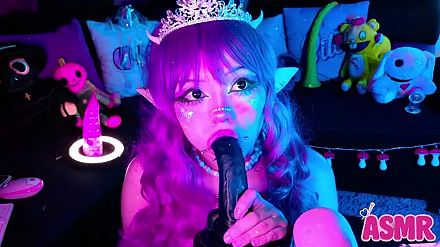 LaytonBox online show from 10-27-25, 02:21