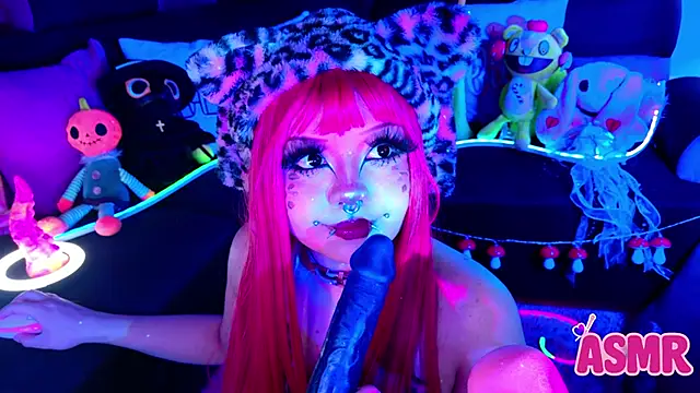 LaytonBox online show from 11-04-25, 01:43