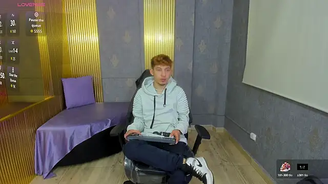 Axel tay online show from 10-30-25, 03:52