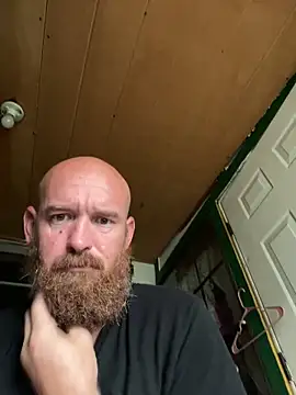 Snapshot of 32XRedBeard chatting on 10-26-25, 12:44 32XRedBeard online show from 10-26-25, 12:44