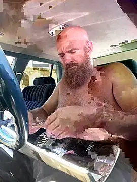 Snapshot of 32XRedBeard chatting on 04-17-26, 05:16 32XRedBeard online show from 04-17-26, 05:16