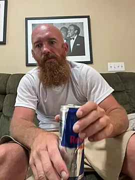 Snapshot of 32XRedBeard chatting on 05-03-26, 12:55 32XRedBeard online show from 05-03-26, 12:55