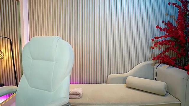 Snapshot of Emma_Walkerr_ chatting on 10-08-25, 07:11 Emma Walkerr online show from 10-08-25, 07:11