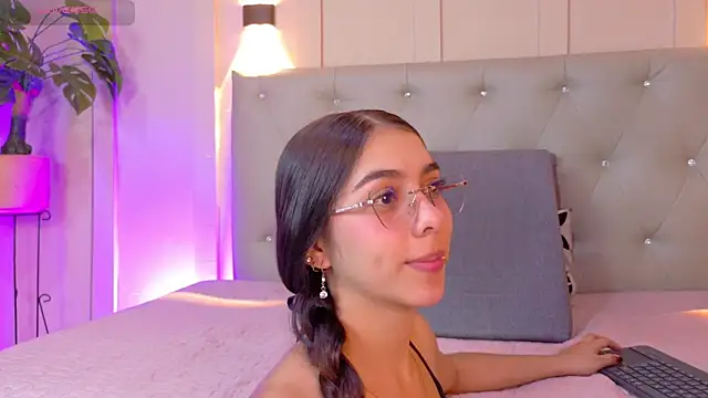 cristal antoni online show from 11-28-25, 08:28