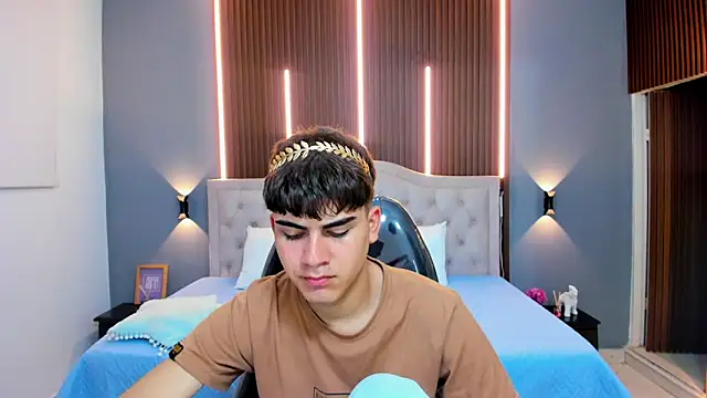 Tommy18   online show from 10-28-25, 03:32