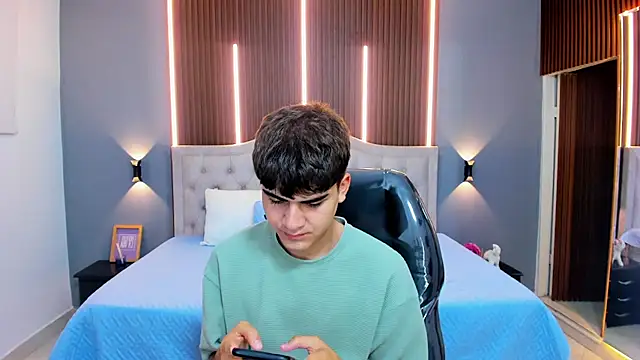 Tommy18   online show from 11-06-25, 03:29