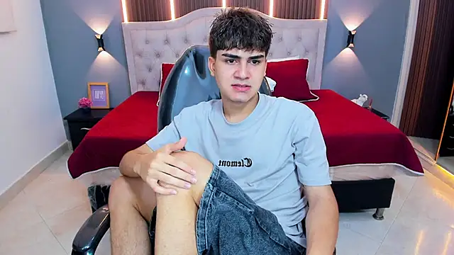 Tommy18   online show from 05-14-26, 03:24