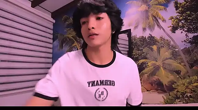 AllanYong18 online show from 02-01-25, 08:08