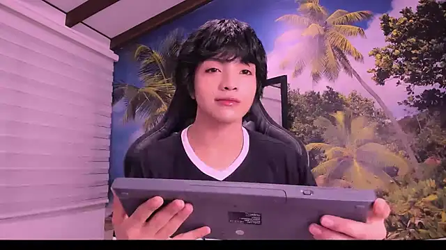 AllanYong18 online show from 02-10-25, 02:30