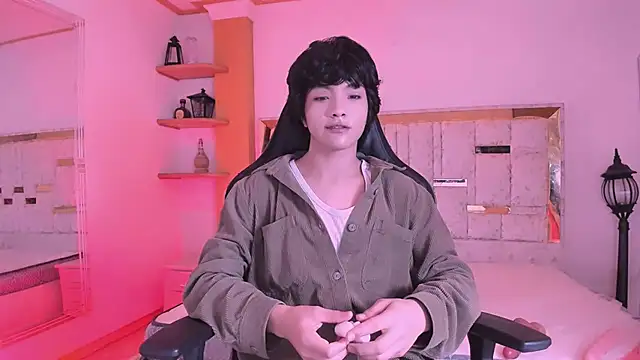 AllanYong18 online show from 03-03-25, 03:19