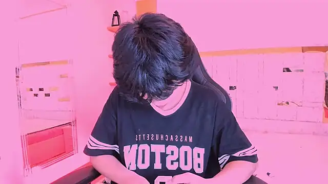 AllanYong18 online show from 03-07-25, 06:02