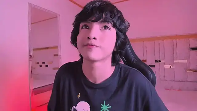 AllanYong18 online show from 03-15-25, 10:24