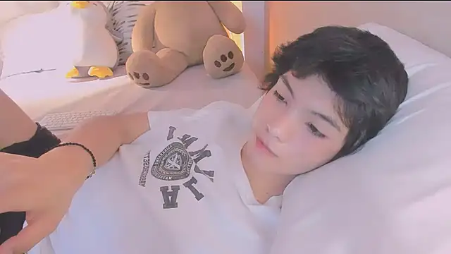 AllanYong18 online show from 02-22-26, 01:42