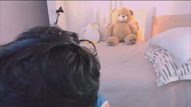 AllanYong18 online show from 03-07-26, 11:07