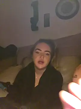 Snapshot of LitHippieBaby420 chatting on 09-21-25, 02:24 LitHippieBaby420 online show from 09-21-25, 02:24