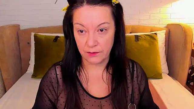 SarahGrays online show from 10-11-25, 08:07