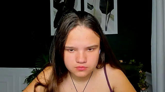 Snapshot of AdeleCruz chatting on 05-02-26, 11:59 AdeleCruz online show from 05-02-26, 11:59