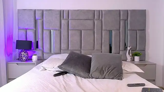 Karla Hudsson online show from 11-08-25, 01:55