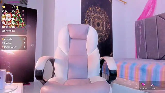 Snapshot of giorgia_jones chatting on 01-11-25, 06:01 giorgia jones online show from 01-11-25, 06:01