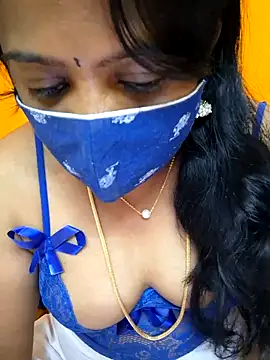 Snapshot of kanikasree chatting on 01-09-25, 04:49 kanikasree online show from 01-09-25, 04:49