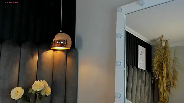 chelsea bolton  online show from 10-29-25, 12:18