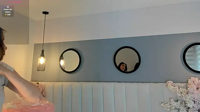 chelsea bolton  online show from 03-24-26, 02:55